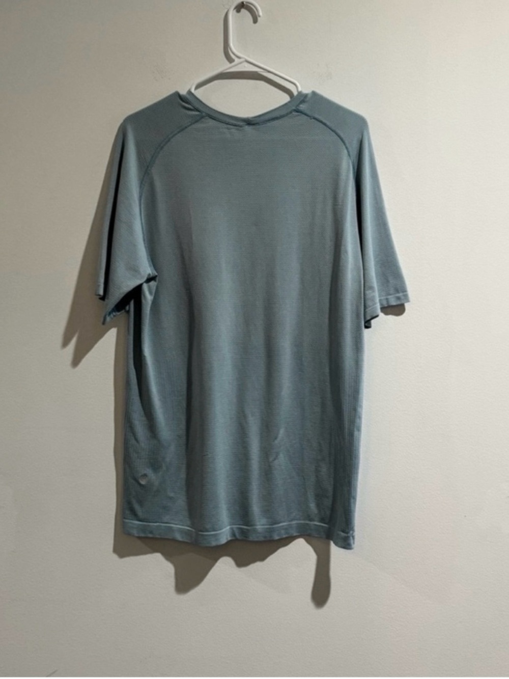 Lululemon Metal Vent Tech Blue Performance Tee Men’s Large - Picture 2 of 3